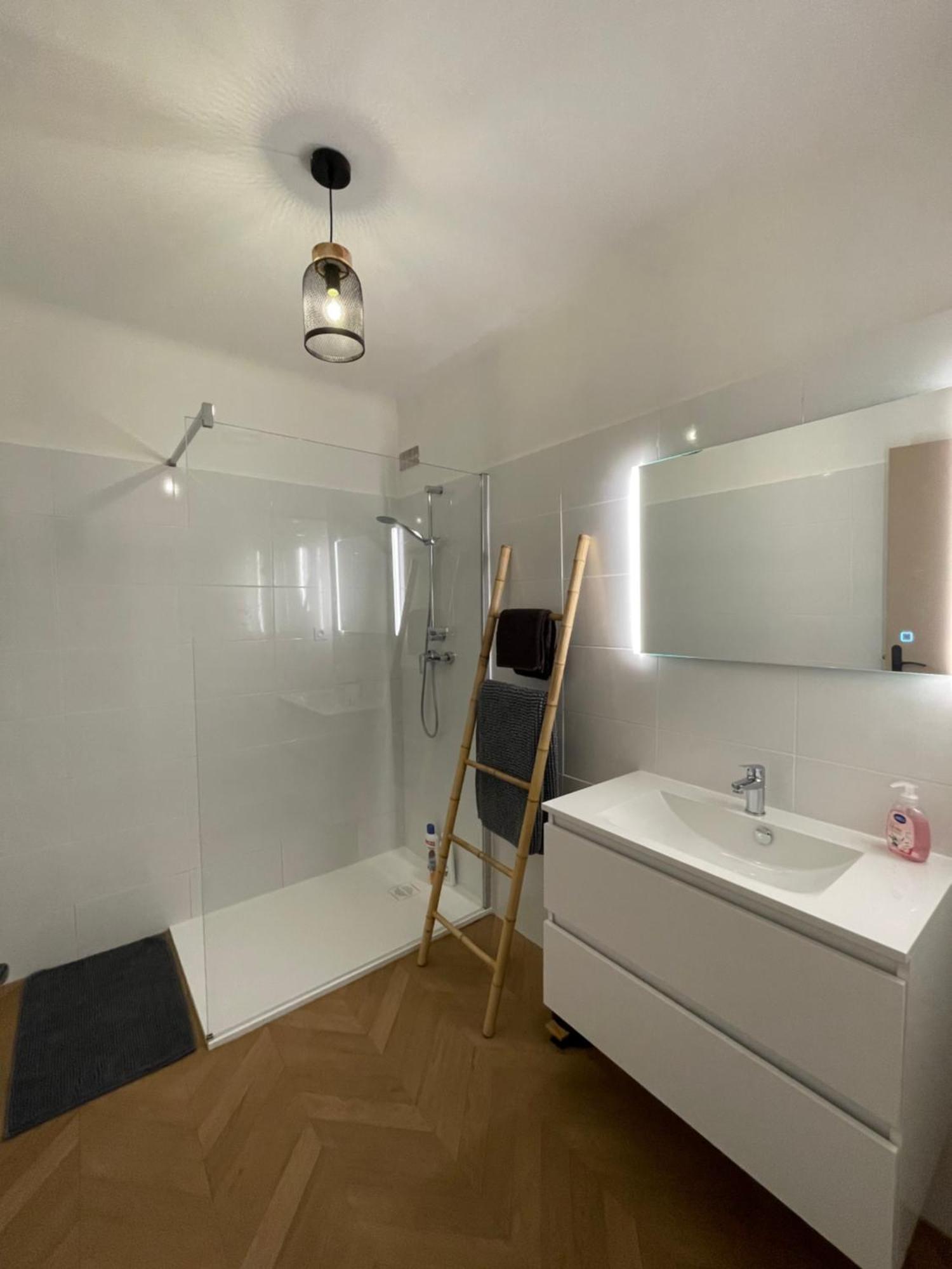 Spacieux Appartement Avec Balcon Narbona Exterior foto
